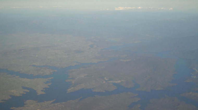 Lake Eildon from air 2 18.10.11.png